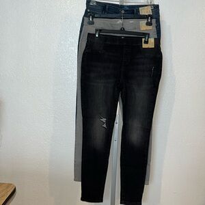 There a bouts brand..three pair of youth jeans or jeggings